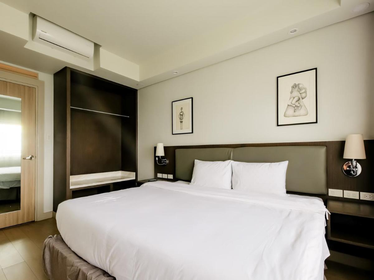 Capital O 804 The Residences At Bonifacio Civic Center Manila Exterior photo