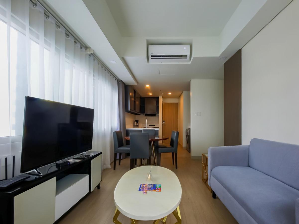 Capital O 804 The Residences At Bonifacio Civic Center Manila Exterior photo